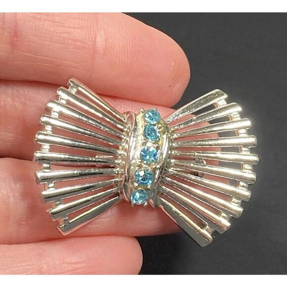 Vintage Mid-Century Wheat Sheaf Silver Tone Blue Rhinestone Brooch Pin - Picture 4 of 13